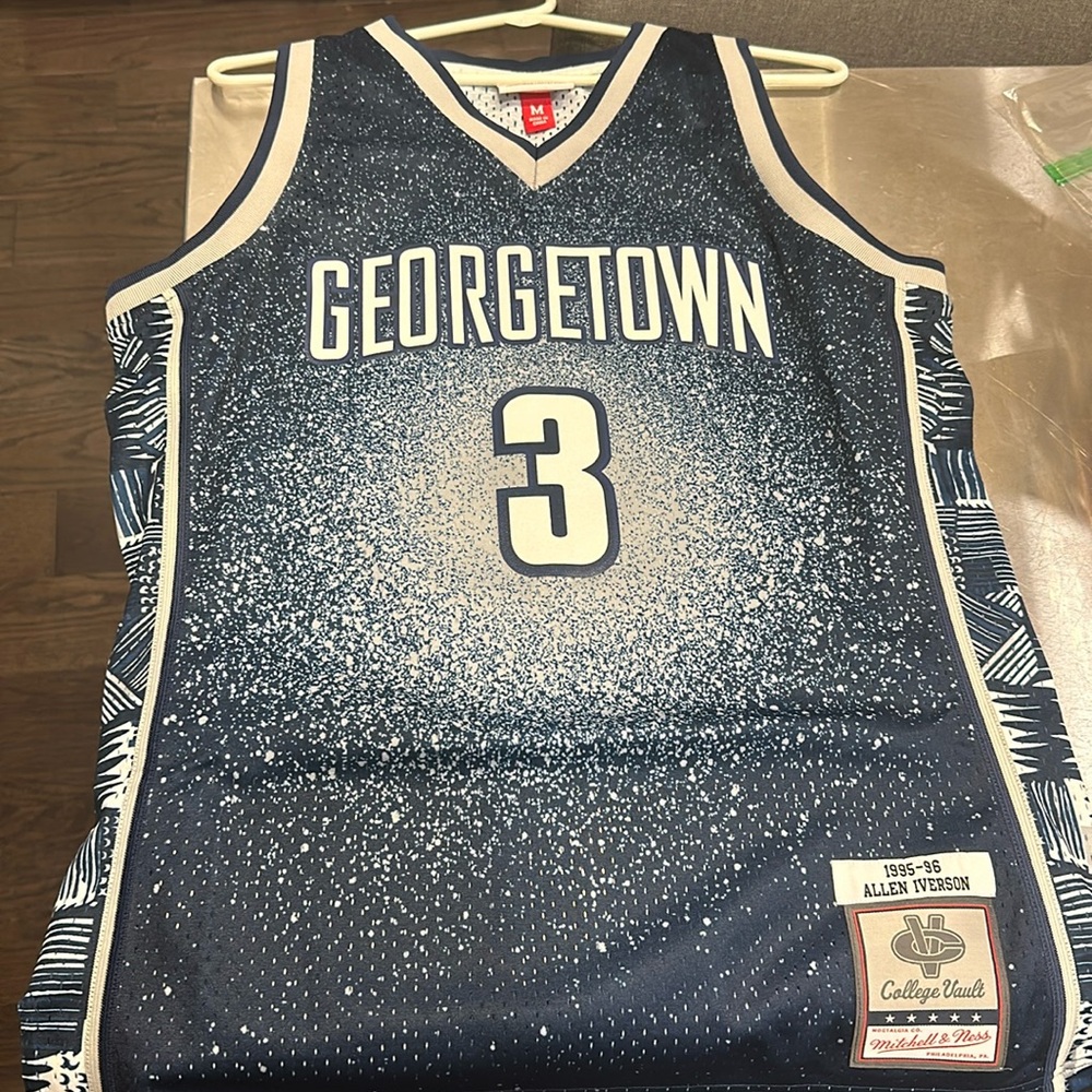 Retro college Allen Iverson Jersey size M